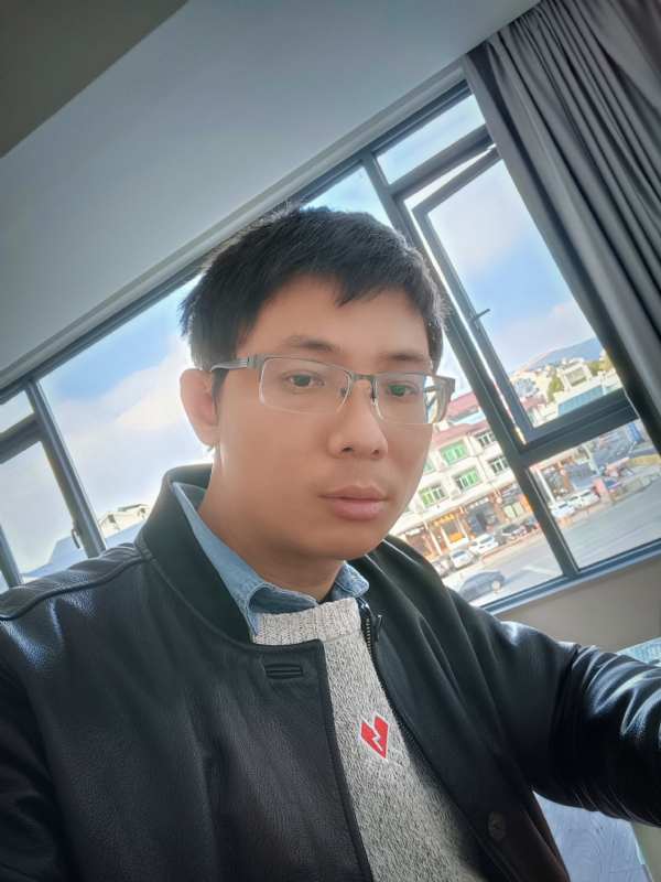 也许只是缺少一个拥抱的第二张照片--安溪相亲网